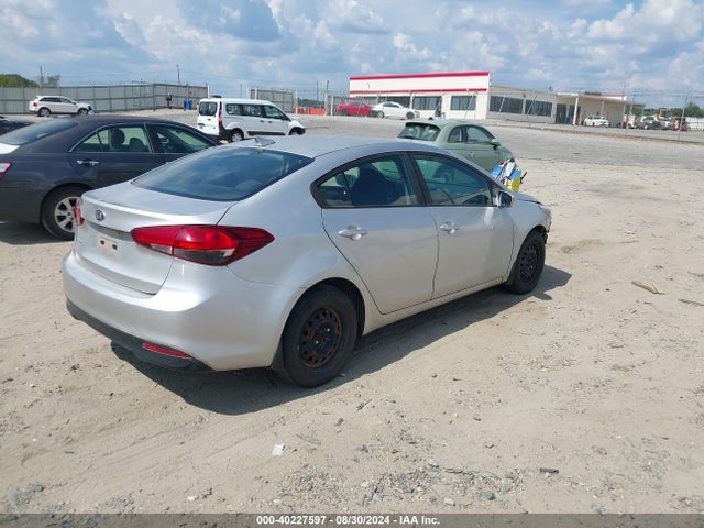 KIA FORTE LX 2018 3KPFL4A74JE197106 Image 4