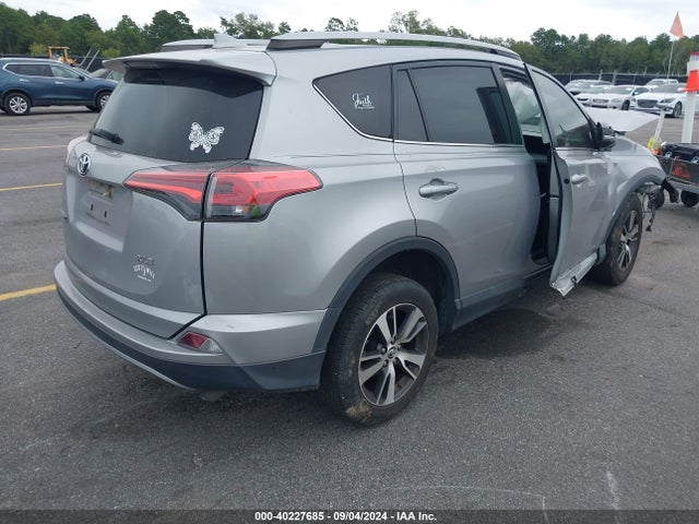 Toyota Rav4 Xle 2018 2T3WFREV6JW509427 Image 4