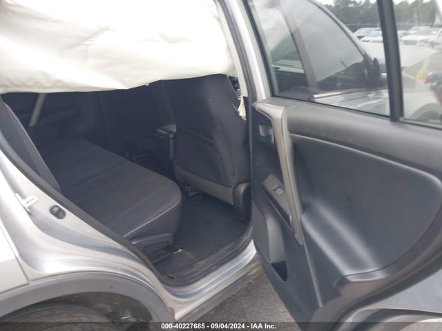 Toyota Rav4 Xle 2018 2T3WFREV6JW509427 Image 8
