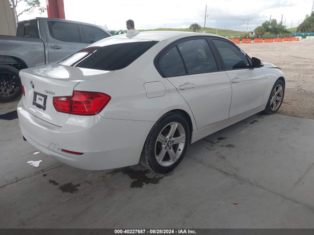 BMW 328I 2015 WBA3A5C50FF608991 Image 4