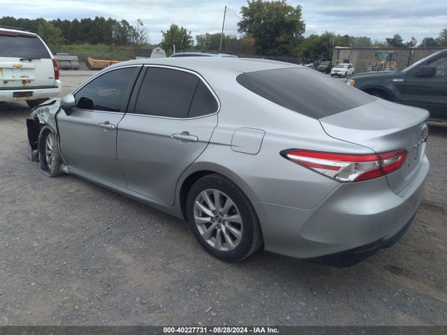 Toyota CAMRY LE 2018 JTNB11HK4J3028073 Image 3