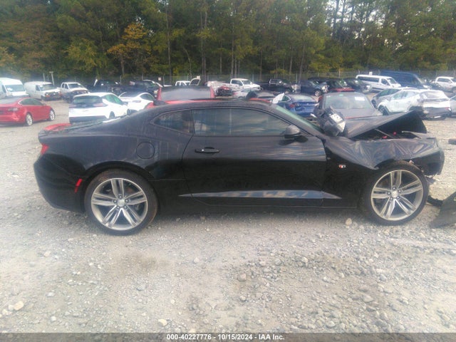 Chevrolet Camaro 2lt 2018 1G1FD1RS7J0170455 Image 13