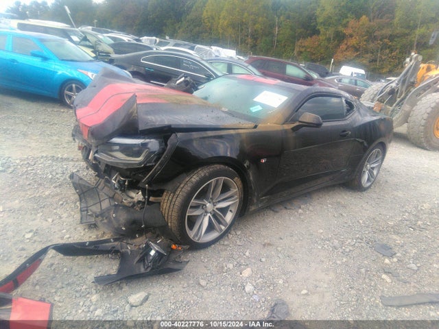 Chevrolet Camaro 2lt 2018 1G1FD1RS7J0170455 Image 2