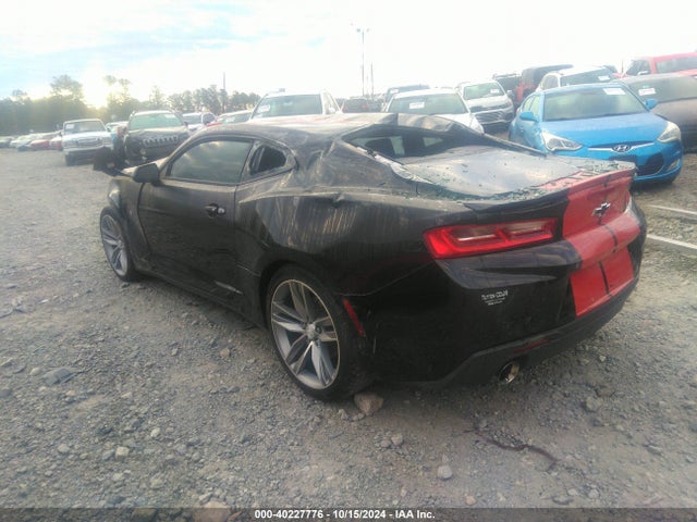 Chevrolet Camaro 2lt 2018 1G1FD1RS7J0170455 Image 3