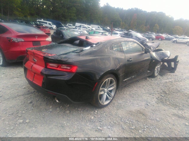 Chevrolet Camaro 2lt 2018 1G1FD1RS7J0170455 Image 4