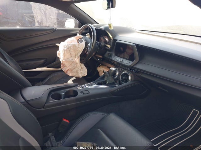 Chevrolet Camaro 2lt 2018 1G1FD1RS7J0170455 Image 5