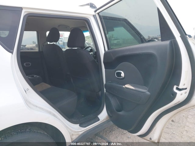 KIA Soul 2014 KNDJN2A29E7068099 Image 8