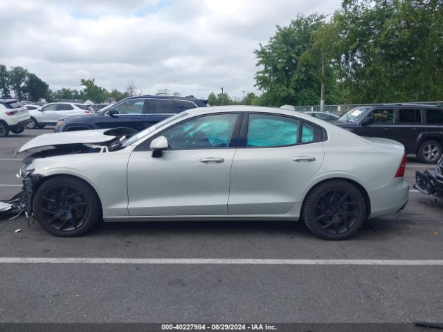 7JRA22TK1KG012919 Volvo S60 T6 Momentum