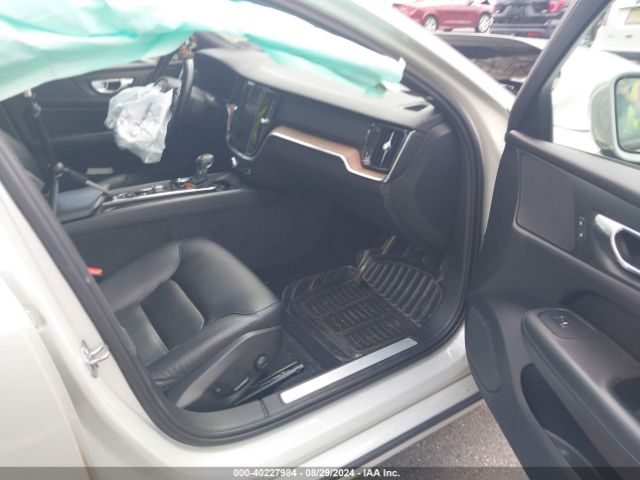 7JRA22TK1KG012919 Volvo S60 T6 Momentum