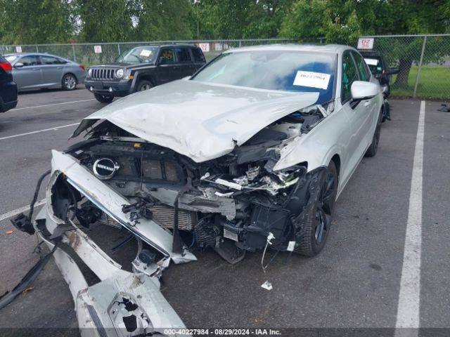 7JRA22TK1KG012919 Volvo S60 T6 Momentum