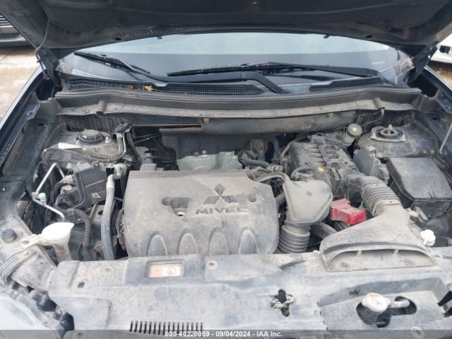 JA4AD3A3XFZ012366 Mitsubishi Outlander Se