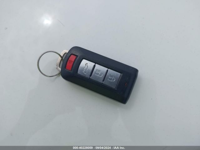 JA4AD3A3XFZ012366 Mitsubishi Outlander Se