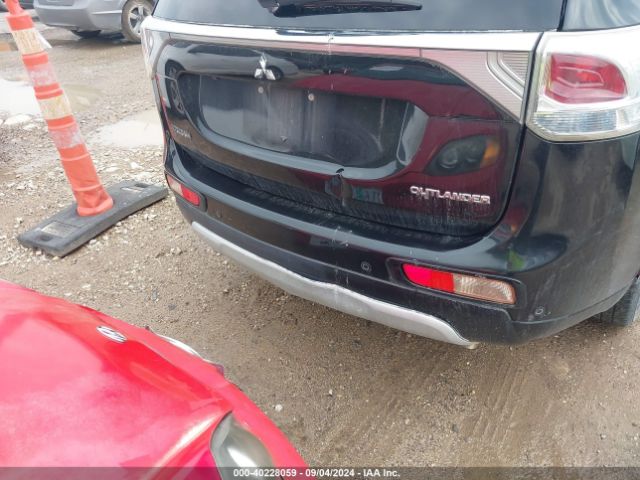 JA4AD3A3XFZ012366 Mitsubishi Outlander Se