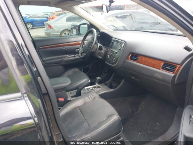 JA4AD3A3XFZ012366 Mitsubishi Outlander Se