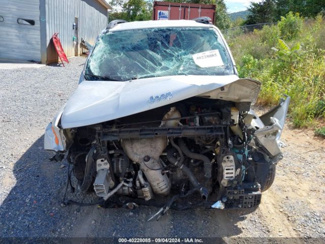 ZACCJBBT3FPC32429 Jeep Renegade Latitude