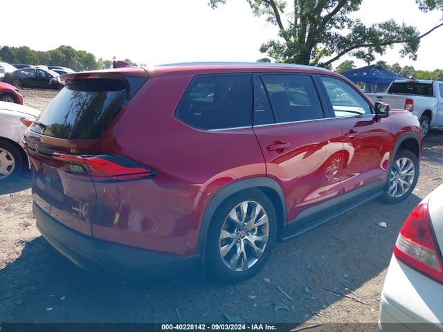 Toyota Grand Highlander Limited 2024 5TDAAAB52RS028151 Image 13