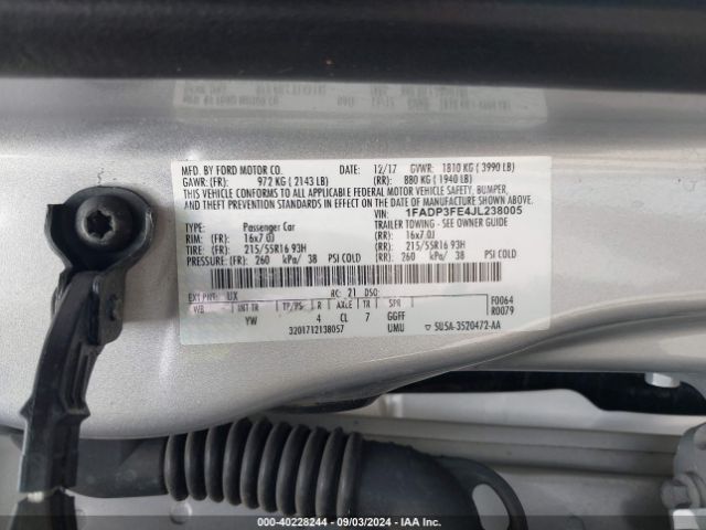 1FADP3FE4JL238005 Ford FOCUS SE