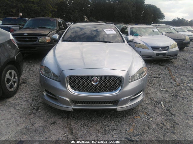 Jaguar XJ 2015 SAJWA1CZ1F8V90843 Image 12