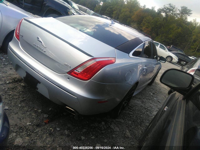 2015 JAGUAR XJ SAJWA1CZ1F8V90843 Photo 3