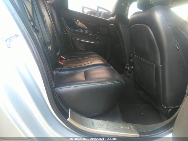 2015 JAGUAR XJ SAJWA1CZ1F8V90843 Photo 7
