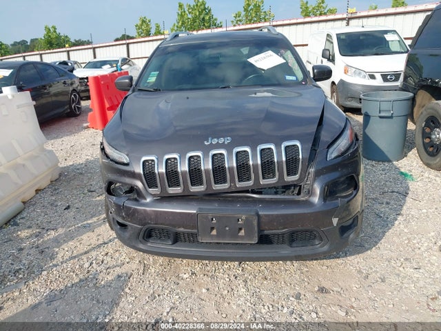 1C4PJLCB0HD232919 Jeep Cherokee Latitude Fwd