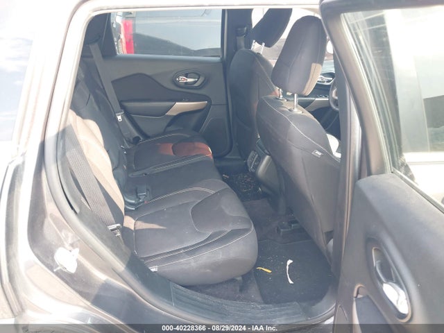 1C4PJLCB0HD232919 Jeep Cherokee Latitude Fwd