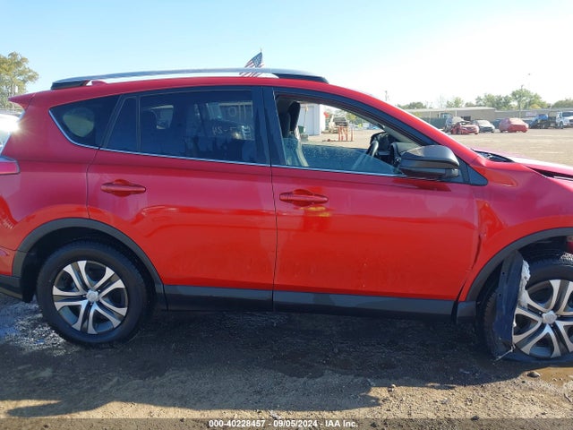 Toyota RAV4 LE 2016 JTMZFREV0GJ079527 Image 13