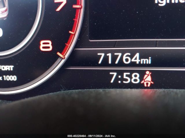 WA1LAAF71JD018435 Audi Q7 3.0t Premium