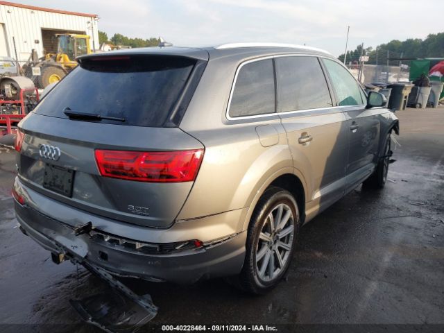 WA1LAAF71JD018435 Audi Q7 3.0t Premium