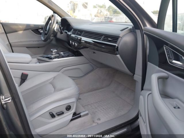 WA1LAAF71JD018435 Audi Q7 3.0t Premium