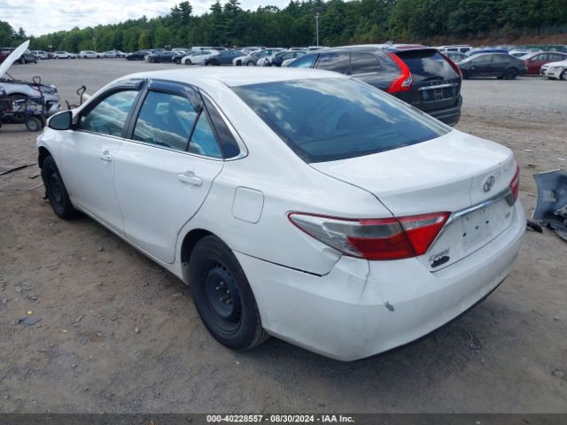 2015 TOYOTA CAMRY 4T1BF1FK4FU027737 Photo 2