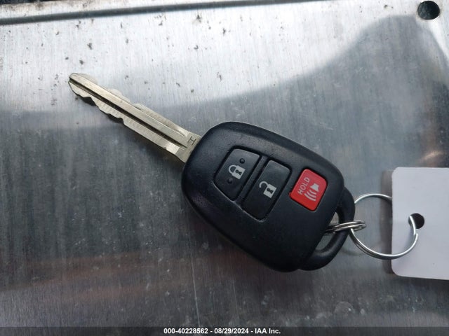 Toyota RAV4 LE 2014 2T3ZFREV7EW113767 Image 11