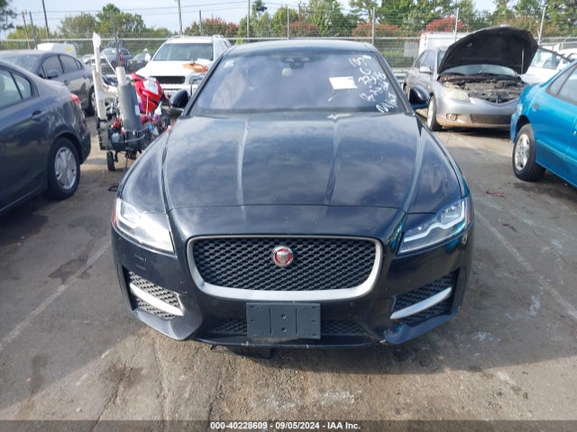 SAJBF4BV8HCY43348 Jaguar Xf 35t R-sport