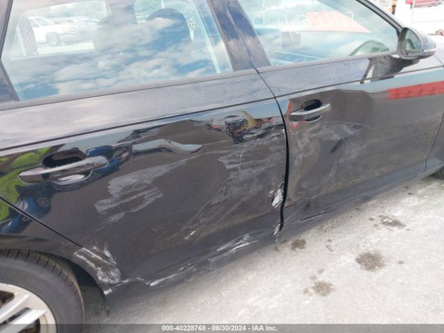 2017 AUDI A4 WAUANAF49HN022029 Photo 5