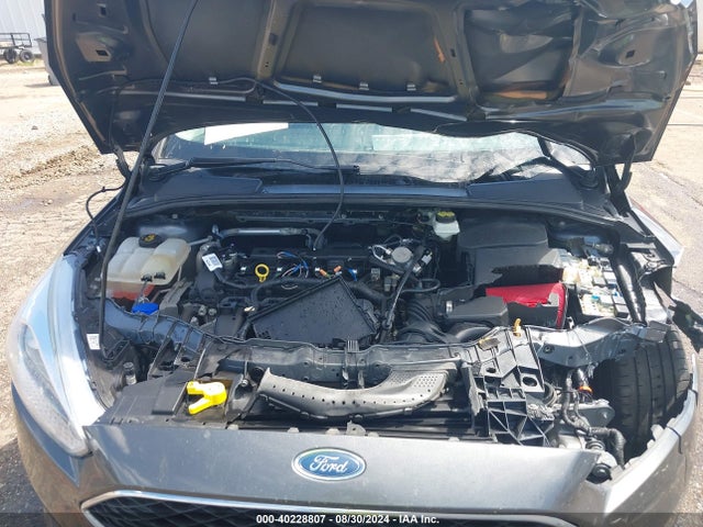 Ford FOCUS SE 2017 1FADP3F23HL295439 Image 10