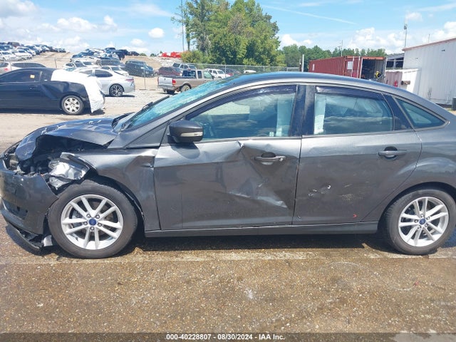 Ford FOCUS SE 2017 1FADP3F23HL295439 Image 18