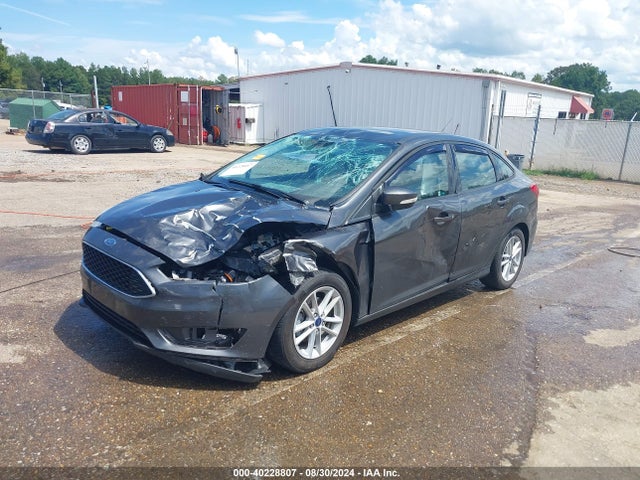 Ford FOCUS SE 2017 1FADP3F23HL295439 Image 2