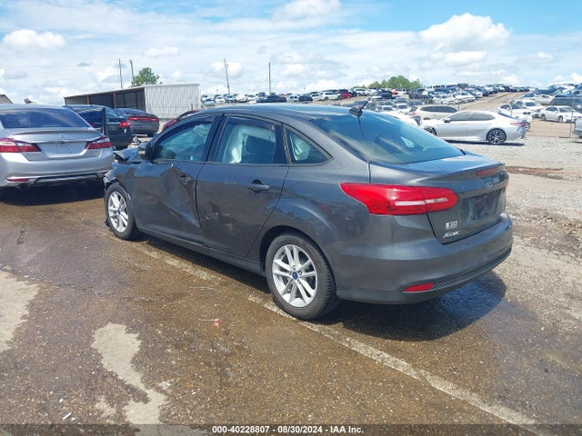 Ford FOCUS SE 2017 1FADP3F23HL295439 Image 3