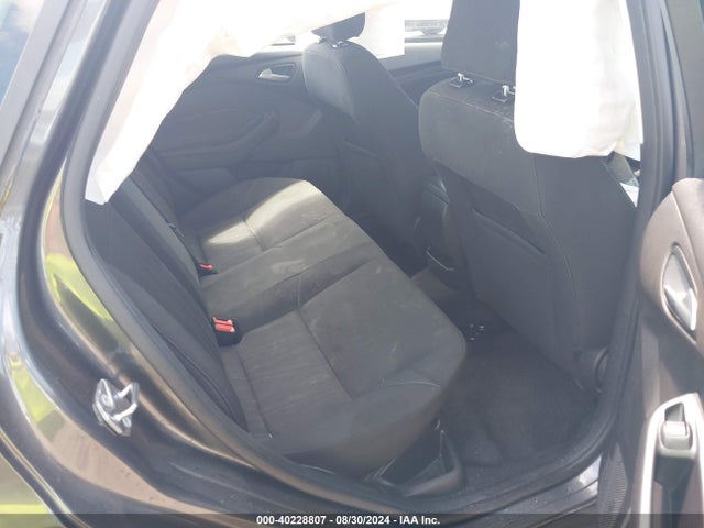 Ford FOCUS SE 2017 1FADP3F23HL295439 Image 8
