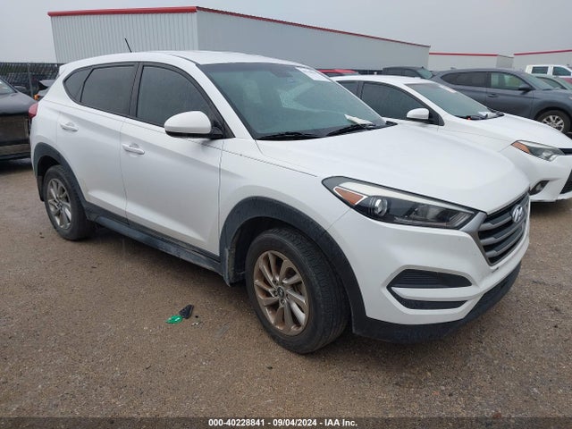 2017 KM8J23A40HU513508 main image