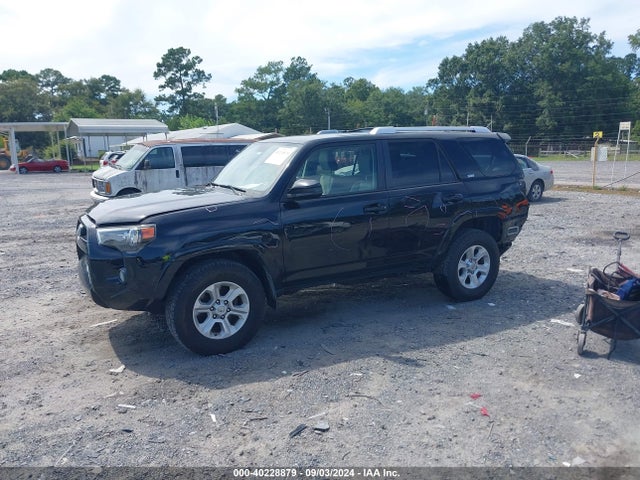 Toyota 4RUNNER SR5 2016 JTEBU5JR4G5302536 Image 2