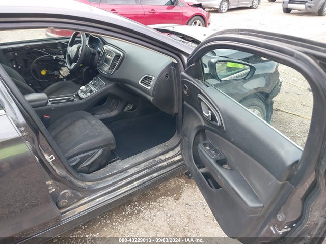 Chrysler 200 Limited 2015 1C3CCCAB4FN738776 Image 5