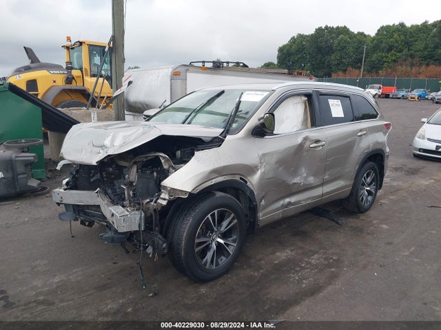 Toyota Highlander Xle V6 2016 5TDJKRFH4GS321174 Image 2