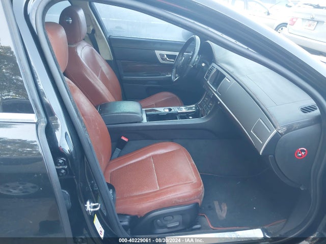 2011 JAGUAR XF SAJWA0GB0BLR89385 Photo 4