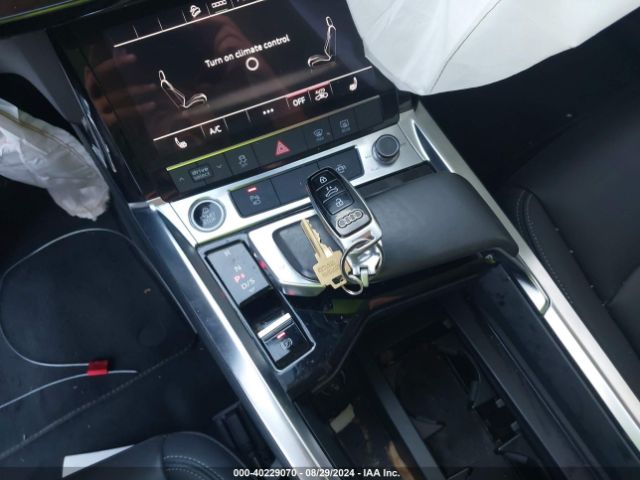 WA1AAAGE3NB020273 Audi E-tron Premium Quattro