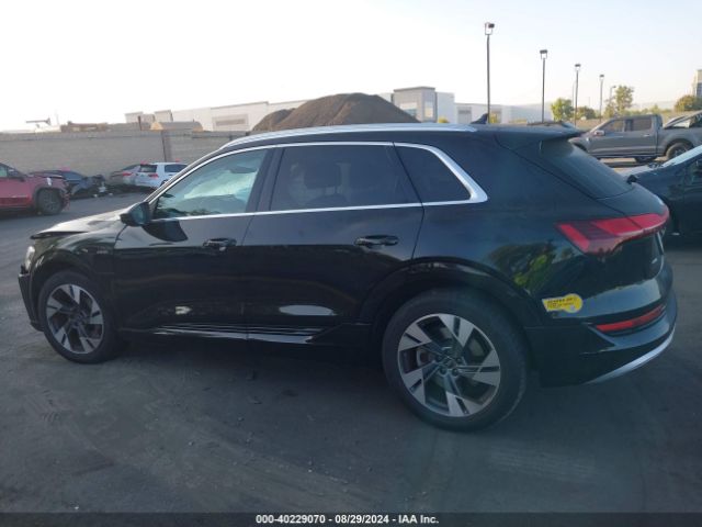WA1AAAGE3NB020273 Audi E-tron Premium Quattro