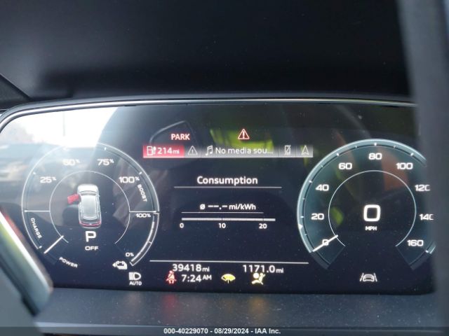 WA1AAAGE3NB020273 Audi E-tron Premium Quattro