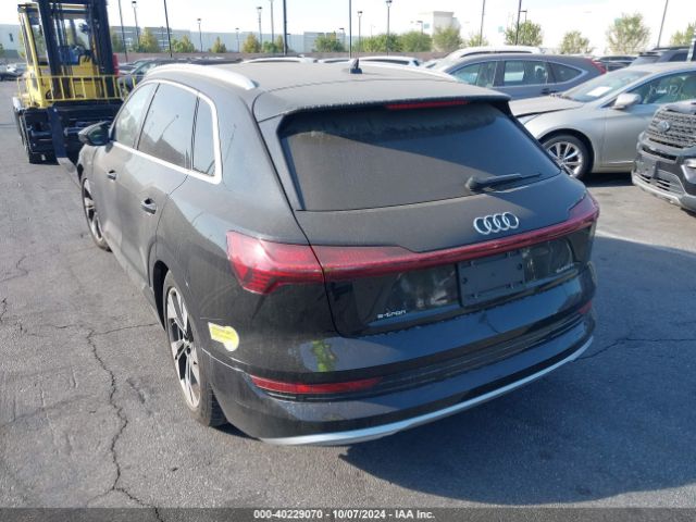 WA1AAAGE3NB020273 Audi E-tron Premium Quattro