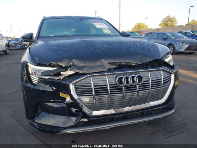 WA1AAAGE3NB020273 Audi E-tron Premium Quattro