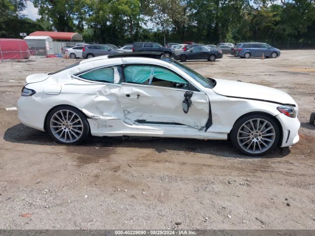 WDDWJ8DB8KF801640 Mercedes-Benz C 300